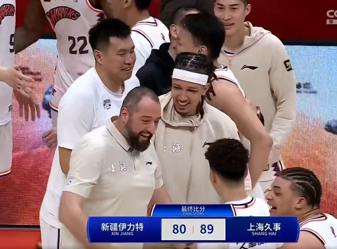 场总是充满
